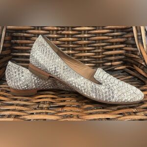 Coach Catrin Snakeskin Women’s 
Embossed Leather Flats 7.5 
Cream & Silver